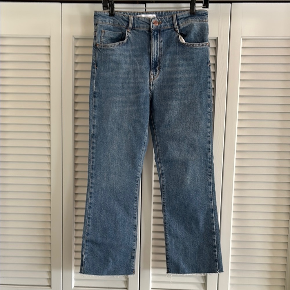 Zara Mid Rise Jeans Women’s Stretch Denim Raw Hem Mid Blue 6147/121/427 Size 10